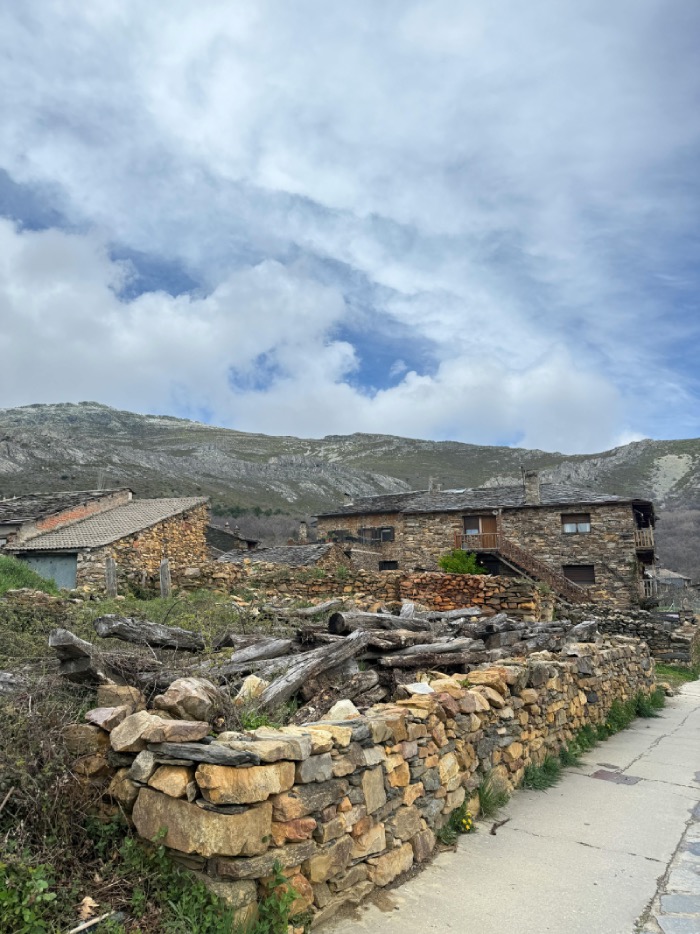 Paisaje de Bogarra en la Sierra del Segura, origen de los productos de El Nido del Segura en Albacete.